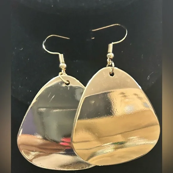 Gold Statement Fashion Jewelry Necklace Earrings and 2 Cuff Bracelets - Picture 2 of 4